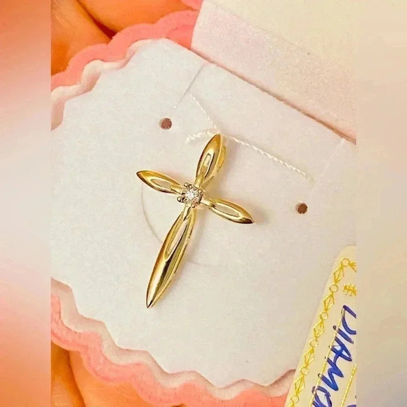 14 K Gold Cross pendant with  diamond 💎 - Picture 5 of 6